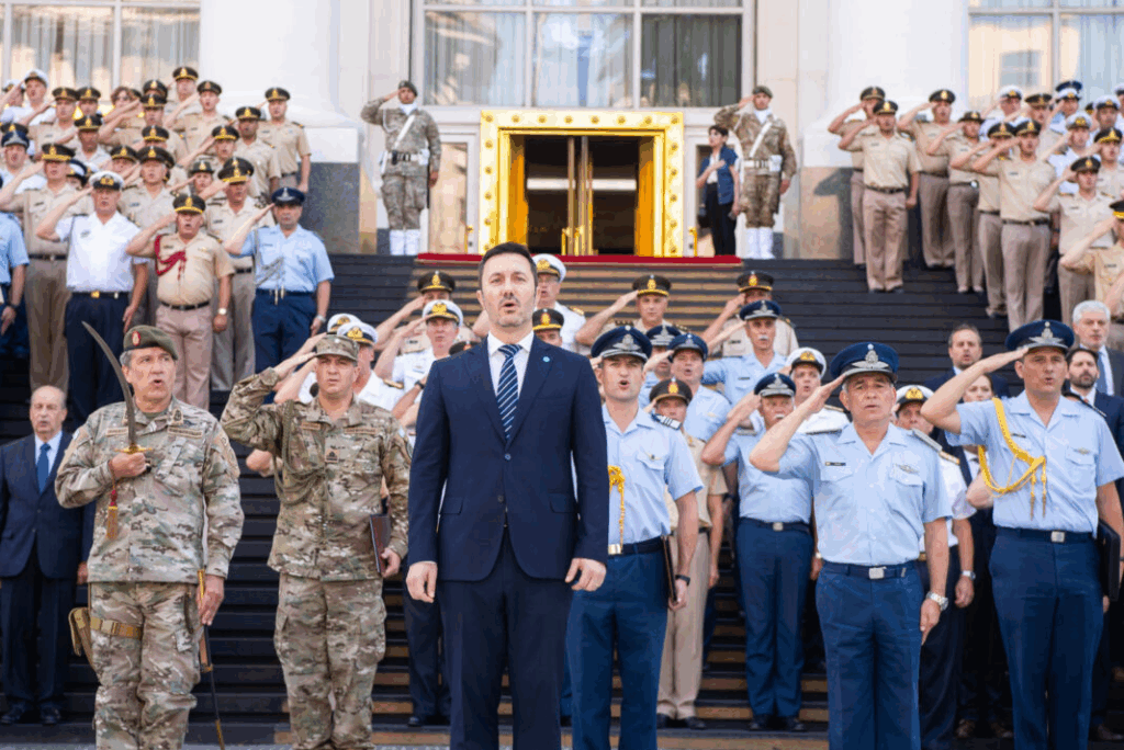 El Gobierno nacional oficializó un aumento escalonado para las Fuerzas Armadas y la Policía de Establecimientos Navales.
