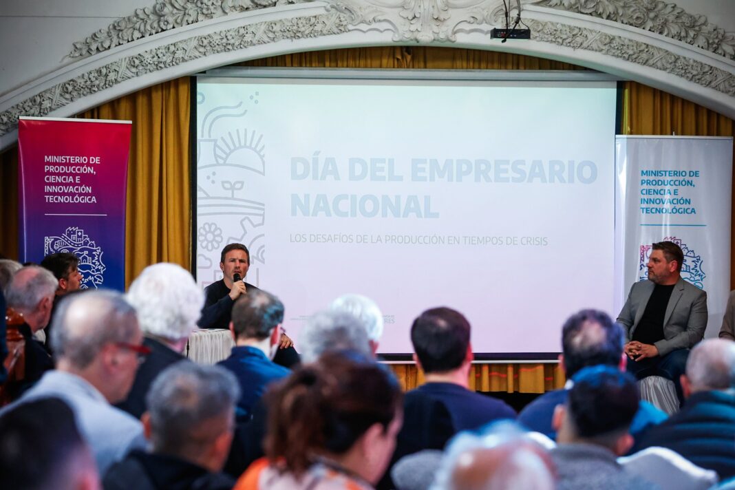 El ministro de Producción bonaerense, Augusto Costa, recibió a más de 120 referentes pymes, en medio de la crisis del sector. Todos los detalles del encuentro en Tres de Febrero.