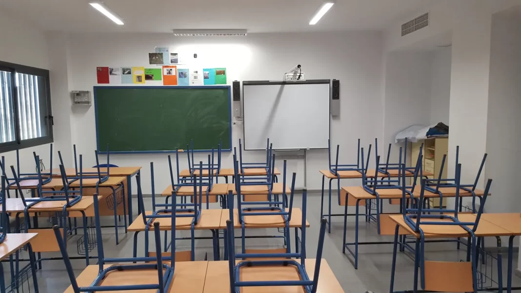 En la ciudad de La Plata, no habrá clases en escuelas secundarias estatales y privadas por la jornada de perfeccionamiento docente.