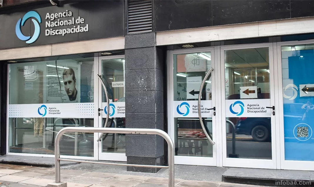 Javier Milei ordenó la destitución de Diego Spagnuolo de su cargo en la ANDIS tras la filtración de audios comprometedores.