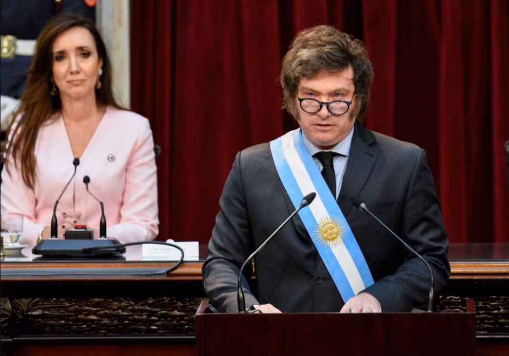 
Las tensiones entre Milei y Villarruel continúan en alza, y el Presidente aún sostiene que su vice es "una traidora". 