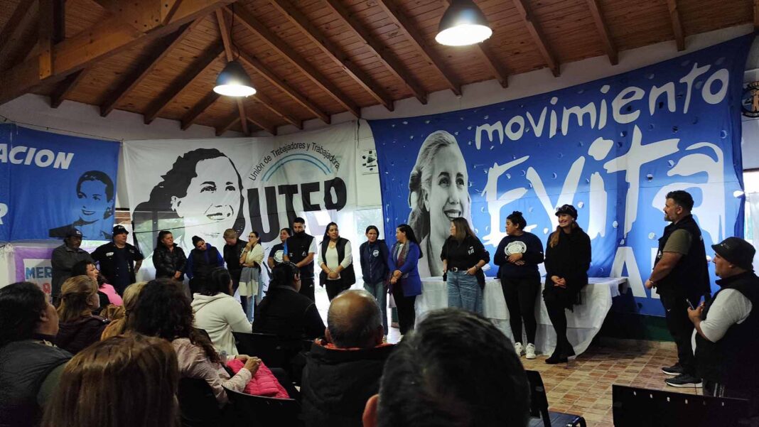 Varios dirigentes del Movimiento Evita bonaerense aseguran que se quedaron fuerza de las listas de candidatos de Fuerza Patria de forma sorpresiva.