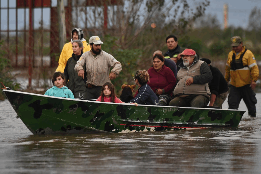 
El Gobierno nacional asistirá a los vecinos del norte bonaerense afectados por las inundaciones de mayo.