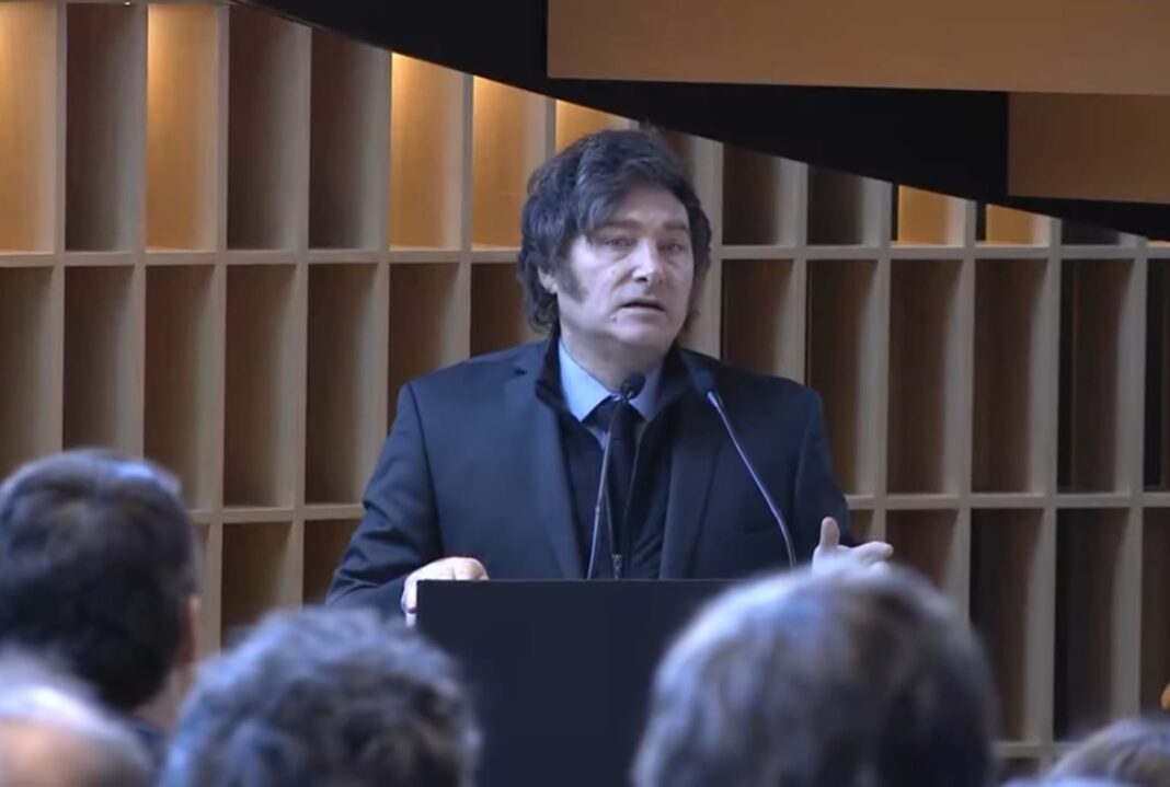 El presidente Javier Milei participó de la inauguración del nuevo edificio de Corporación América y volvió a calificar a la oposición de 