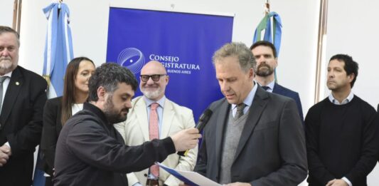 El senador bonaerense del PRO, Juan Rico ZIni, juró como consejero suplente del Consejo de la Magistratura de la provincia.