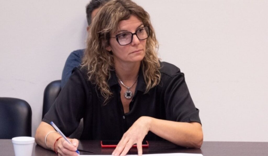 La diputada bahiense Natalia Dziakowski se pasó al bloque UCR + Cambio Federal, que lidera Diego Garciarena.