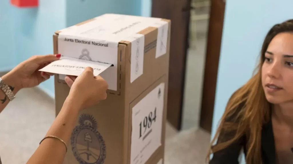 La Justicia electoral bonaerense suspendió la restricción para que solo haya dos fotos en las boletas de las elecciones del 7 de septiembre.