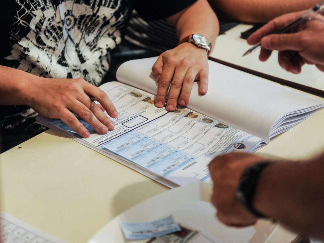 La Justicia bonaerense suspendió el artículo que restringía las fotografías en las boletas partidarias y podrán aparecer más de dos candidatos el 7 de septiembre.