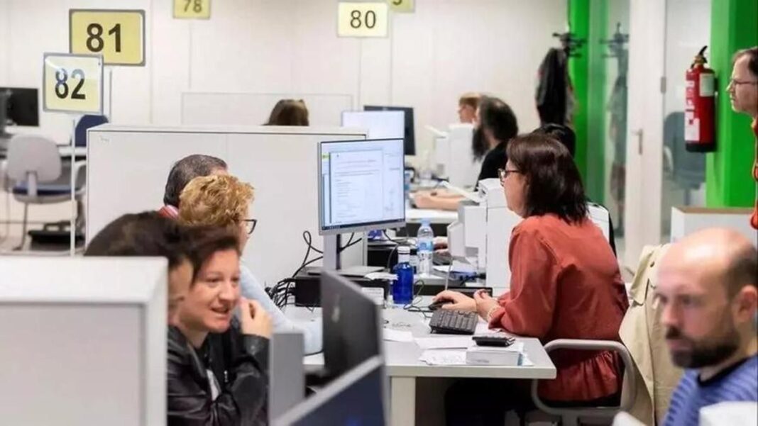 El Gobierno de la provincia de Buenos Aires publicó el cronograma de pago para los estatales bonaerenses. La fecha sector por sector.