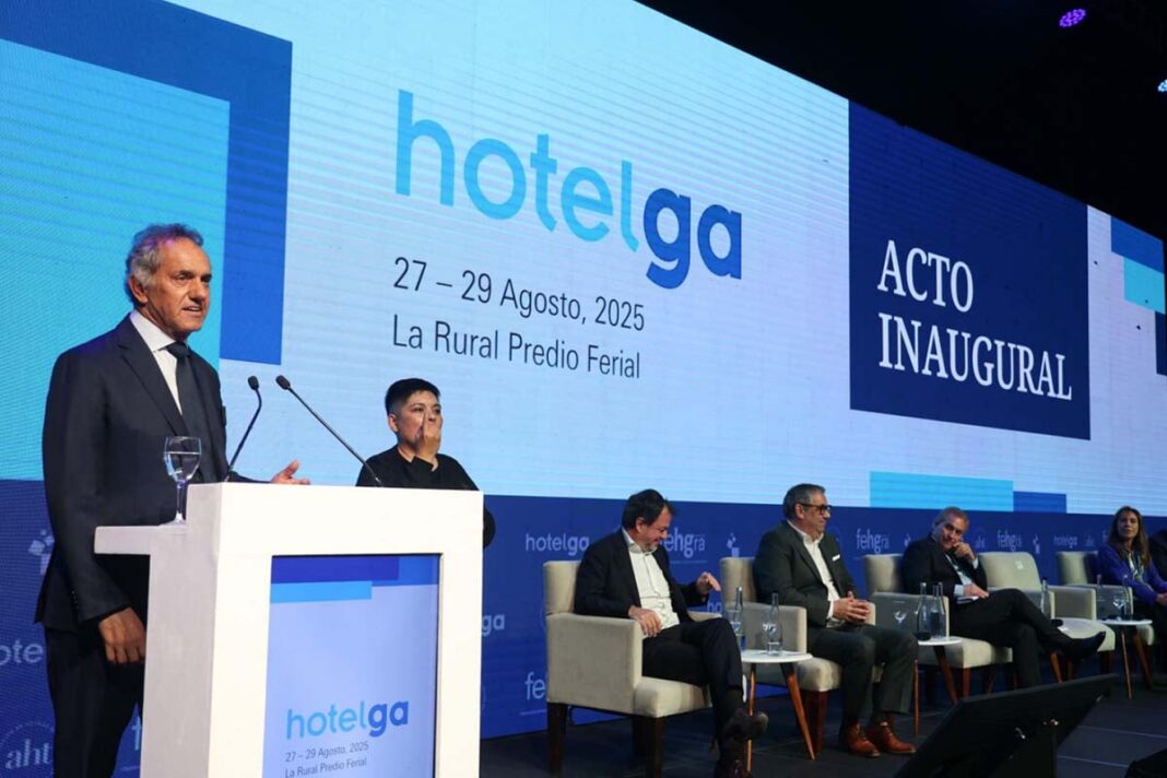El secretario de Turismo, Ambiente y Deporte de la Nación, Daniel Scioli, informó que en octubre habrá fin de semana largo.