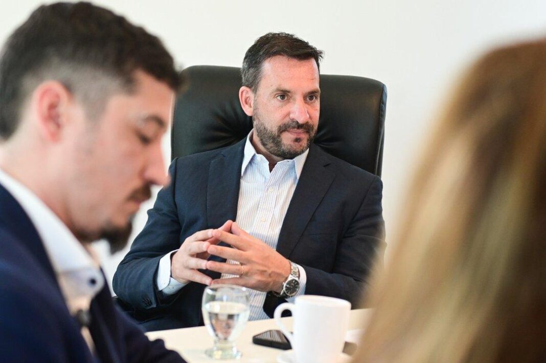 El candidato libertario Eduardo Gianfrancesco acusó al intendente Sujarchuk de clientelismo y prometió “terminar con el kirchnerismo