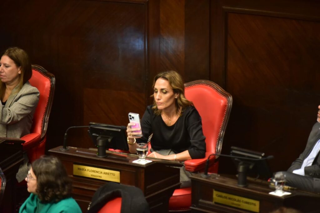 La senadora bonaerense, Florencia Arietto, quedó en el centro de la polémica, tras un episodio en Vassalli y apuntó contra UOM.