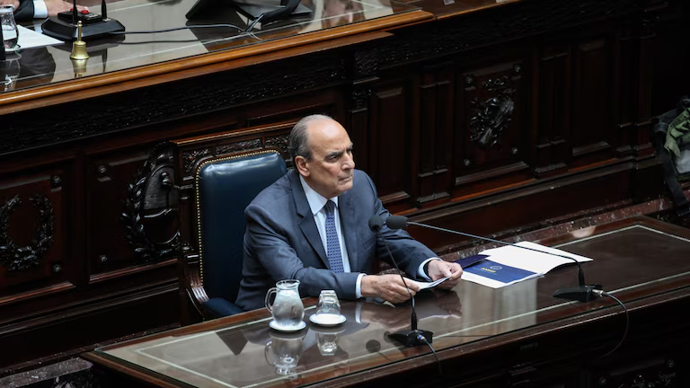 En el marco del informe de gestión en Diputados, el jefe de Gabinete, Guillermo Francos, se expidió sobre el último escándalo que sacude al oficialismo, las coimas en la ANDIS.