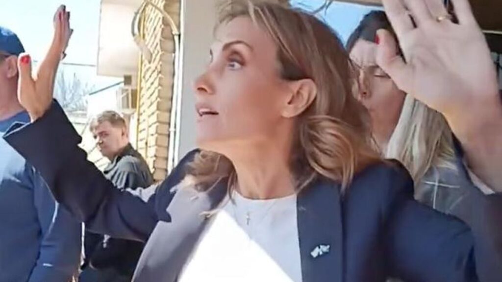 Arietto se cruzó con trabajadores de la metalúrgica Vassalli en Santa Fe y tuvo que retirarse del predio por pedido expreso de los empleados en huelga.