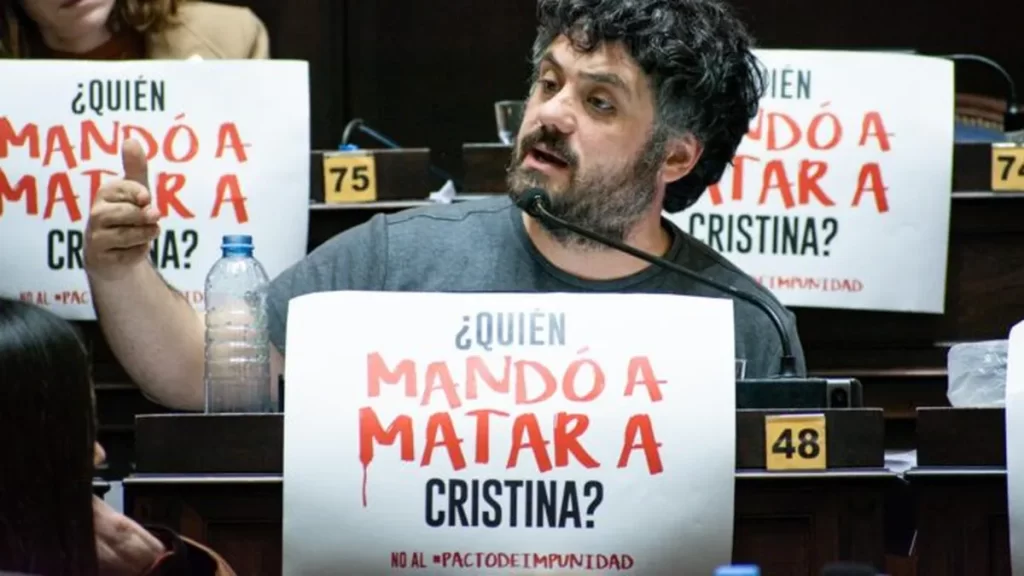 Diputados y senadores del peronismo reflotaron el interrogante que nació hace tres años tras el intento de magnicidio: ¿Quién mandó a matar a Cristina Kirchner?. 