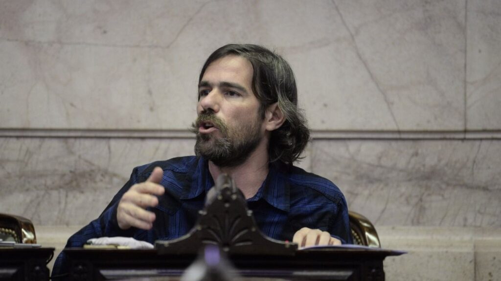Nicolás Del Caño revalidó su candidatura y confirmó la continuidad del esquema de rotación de bancas.