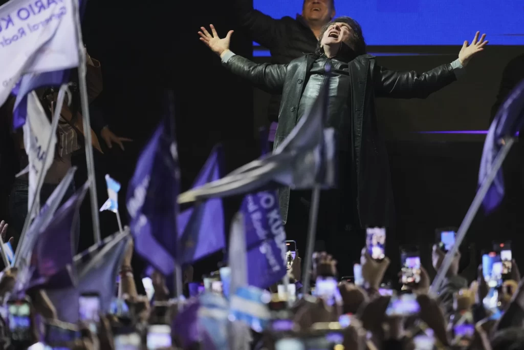 Milei no descartó su participación en el bunker bonaerense de LLA, si los números acompañan.