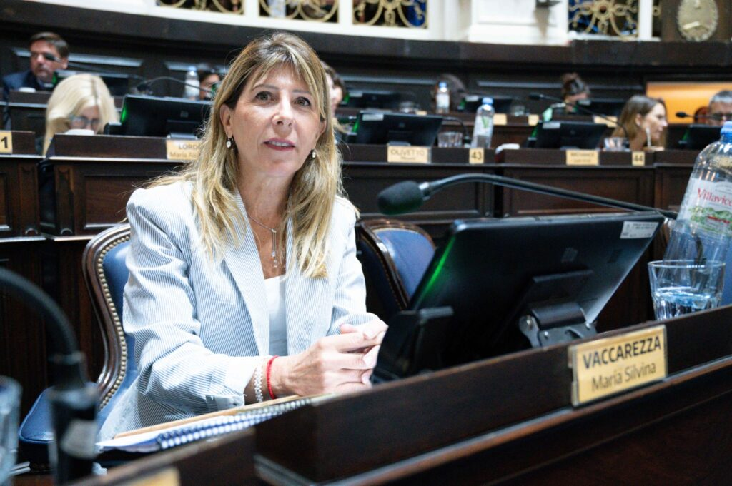 La diputada del monzoísmo, Silvina Vaccarezza sigue firme en su reclamo por obras hídricas, frente a la grave situación que atraviesa el campo bonaerense.