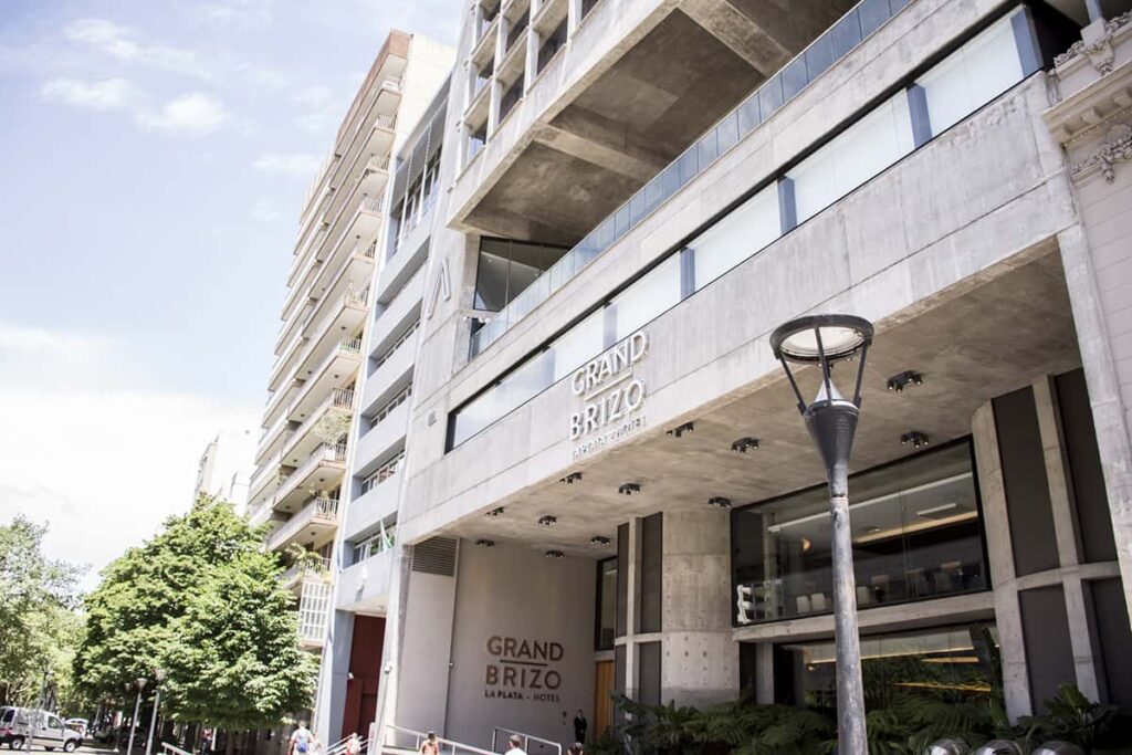 Elecciones bonaerenses: el Hotel Grand Brizo, la sede elegida por Kicillof.