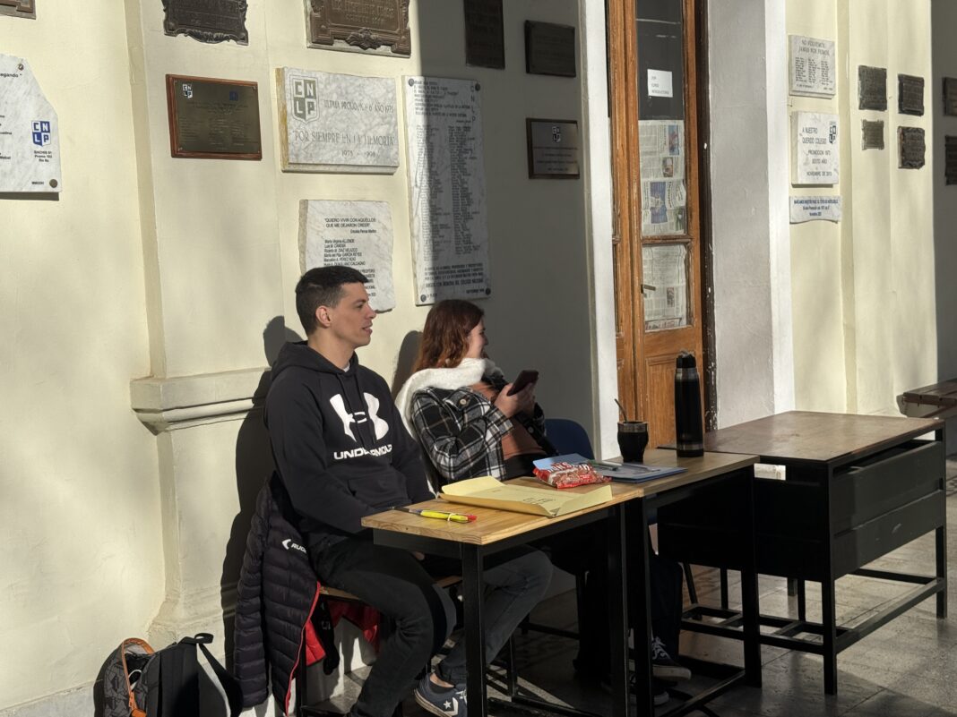 Las primeras horas de las Elecciones 2025 en la provincia de Buenos Aires estuvieron marcadas por múltiples denuncias de irregularidades.