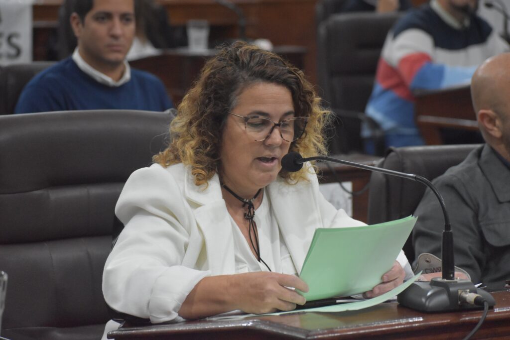 San Nicolás: Celeste López, la cabeza de lista de Hechos.