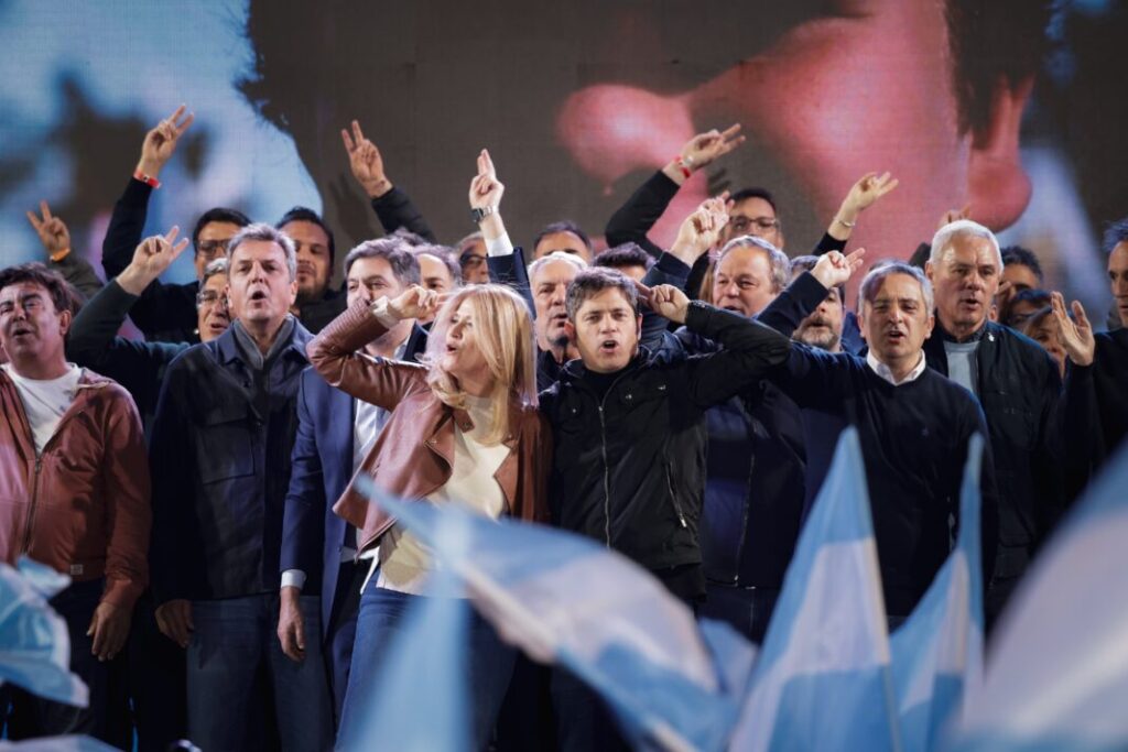 Con un contundente 47,28% en la provincia de Buenos Aires, Axel Kicillof fue respaldado por gobernadores de todo el arco político, de norte a sur del país.