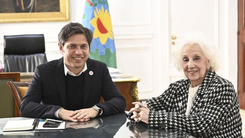 En 2024, Kicillof y las Abuelas de Plaza de Mayo impulsaron una Unidad de Investigación para la búsqueda de bebés apropiados en dictadura, ante el desmantelamiento de la CONADI.