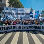 Milei vetó la Ley de Financiamiento Universitario El Gobierno nacional vetó la ley de financiamiento universitario y los gremios protestarán con una nueva marcha federal de educación.