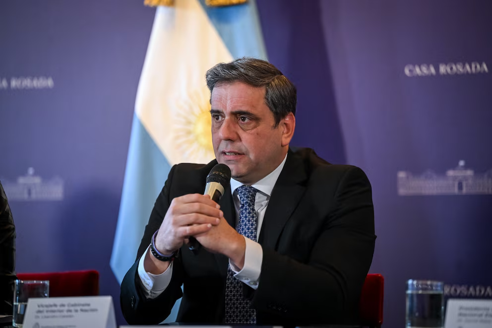 En busca de oxígeno, tras el batacazo del domingo, el Gobierno de Javier Milei suma a Lisandro Catalán como ministro del Interior para acercar posiciones con los gobernadores.