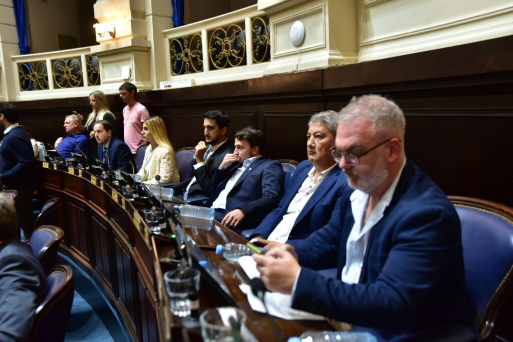 Diputados: la conducción de Agustín Romo como titular de bloque de LLA pende de un hilo. 