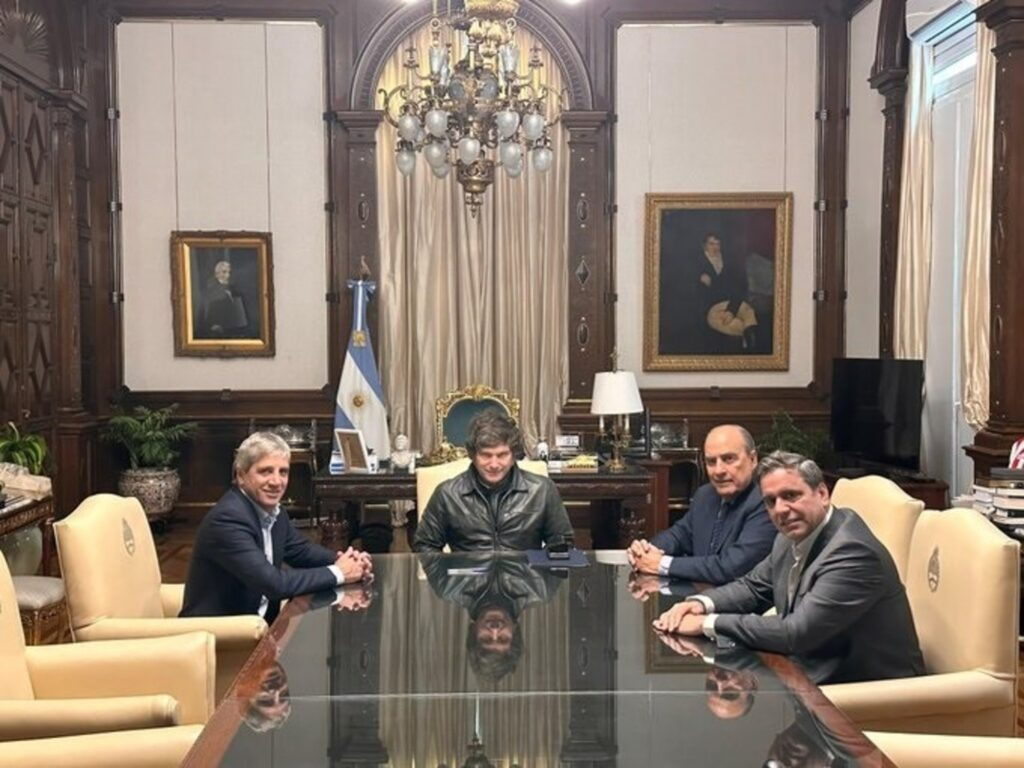 El Gobierno oficializó la nueva “mesa federal” con Catalán y Caputo a la cabeza, como un guiño para los Gobernadores.