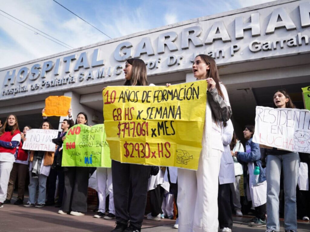 Javier Milei puso la firma en el veto a la Ley de Emergencia en Pediatría y argumentó que el proyecto "carece de financiamiento genuino".