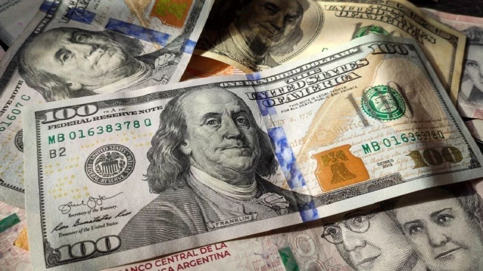 En sintonía con la suba del dólar, este viernes cayeron las acciones argentinas hasta un 5%.