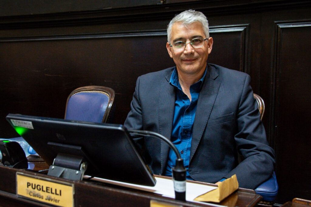 El diputado por la Segunda sección, Carlos Puglelli, fue reelegido en su cargo en estas elecciones 2025.