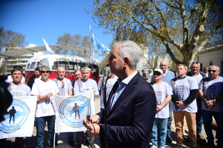 Ex combatientes de Malvinas de la ciudad de La Plata viajarán a las Islas para encabezar una ceremonia conmemorativa a los caídos en la Guerra.