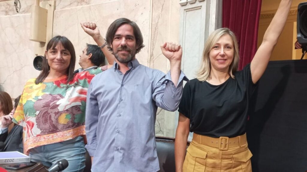 Nicolás del Caño es candidato a diputada por la Primera sección electoral, en la lista FIT-U. Entérate cómo ingresó a la política, sus propuestas, qué piensa del futuro de la izquiera y más. Todo, en este mano a mano para la sección Soy tu Candidato 2025.
