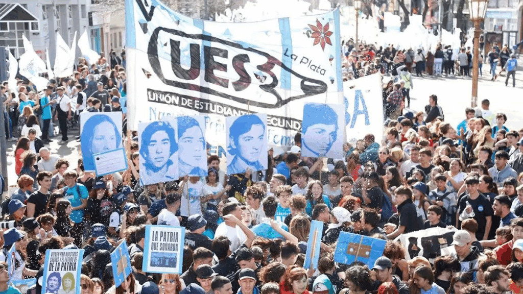 La Plata volverá a movilizar en conmemoración de la Noche de los Lápices, desde Plaza Olazábal hasta Plaza San Martín.
