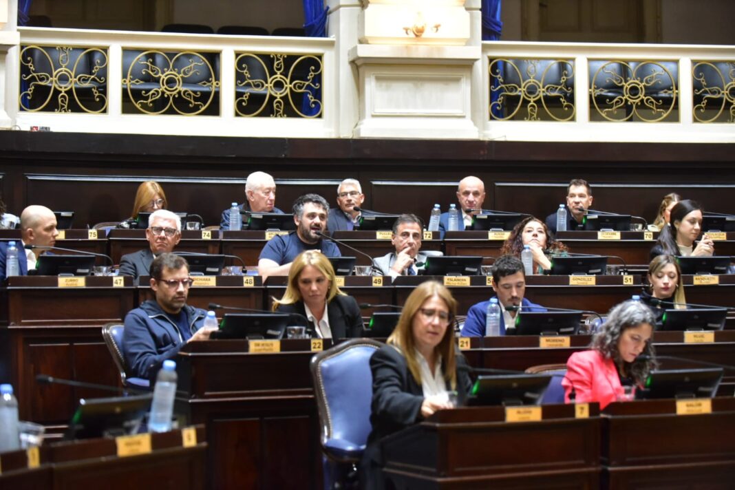 Legisladores bonaerenses celebraron el rechazo a los vetos del presidente Javier Milei a la ley de financiamiento universitario y a la emergencia del Hospital Garrahan.