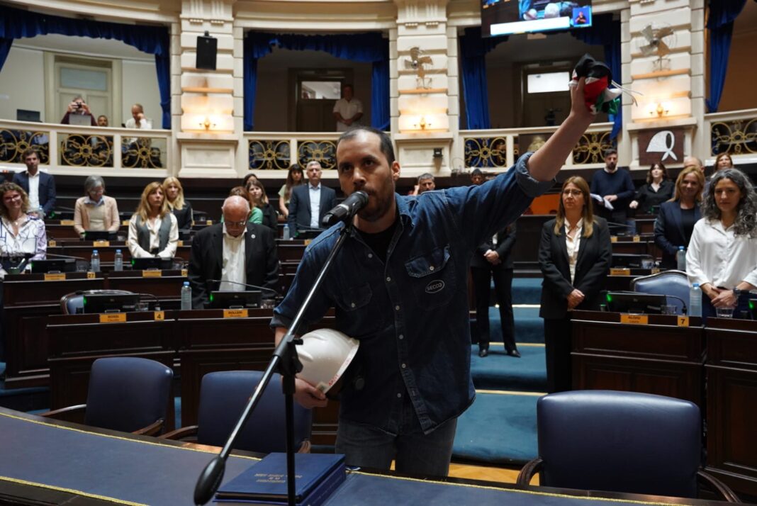 En la Cámara de Diputados, el Frente de Izquierda hizo oficial su rotación de bancas: sale Guillermo Pacagnini, entra Ariel Hernán Moreno.