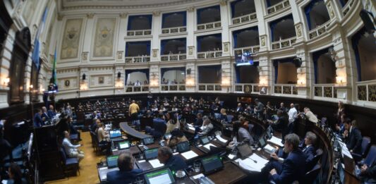 Durante la sesión de este jueves, los diputados Valentín Miranda, Silvina Vaccarezza y Luciano Bugallo alertaron por las inundaciones en el interior bonaerense y pidieron medidas de respaldo a los productores.