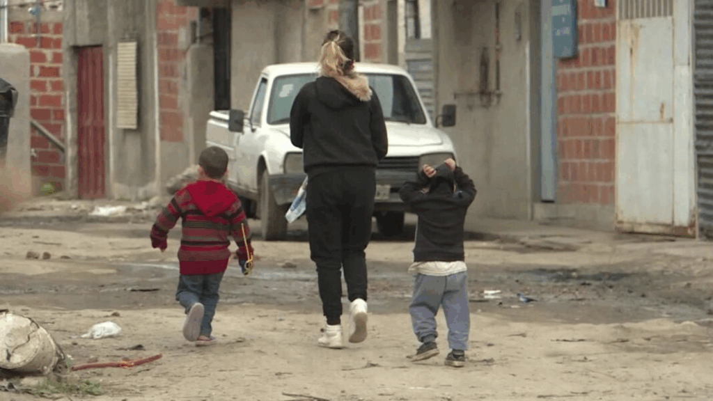 Un nuevo informe del ODSA-UCA reveló que la pobreza infantil alcanzó su pico más alto desde la crisis de 2001-2002 en el primer semestre de 2024.