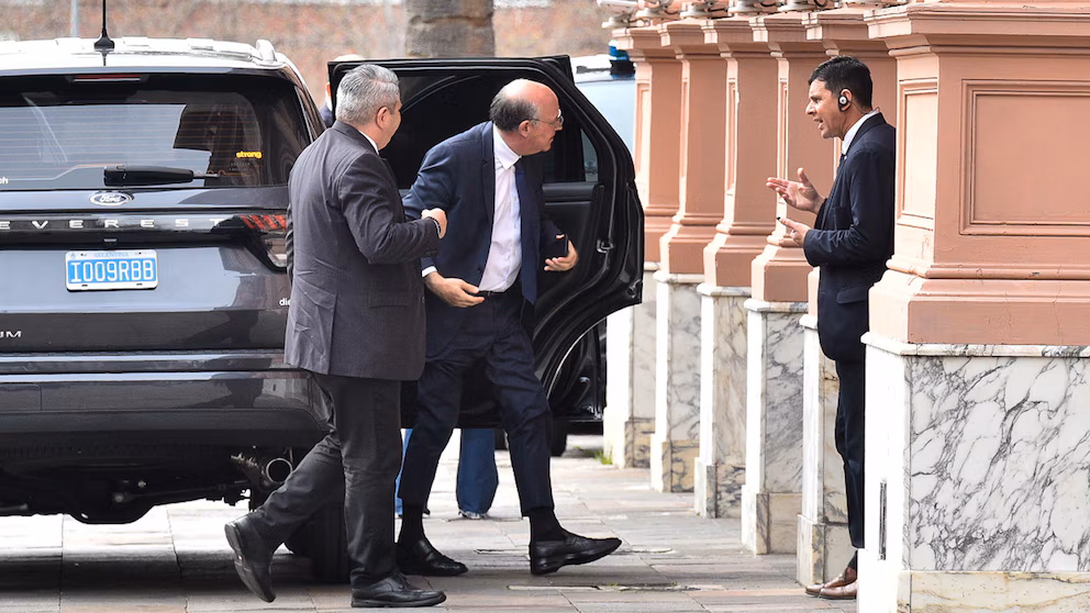 El titular del BID, Ilan Goldfajn, llegó a Casa Rosada alrededor del mediodía.