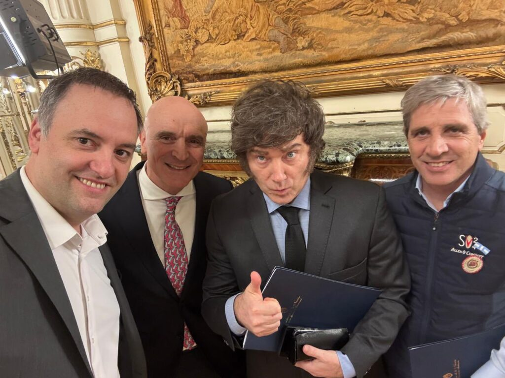 
Milei presentó el Presupuesto 2026 con aumentos en salud, educación y jubilaciones.