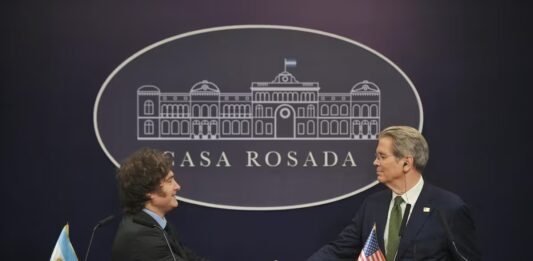 El secretario de Tesoro, Scott Bessent confirmó que EE.UU. evalúa alternativas de asistencia financiera para la gestión de Javier Milei.