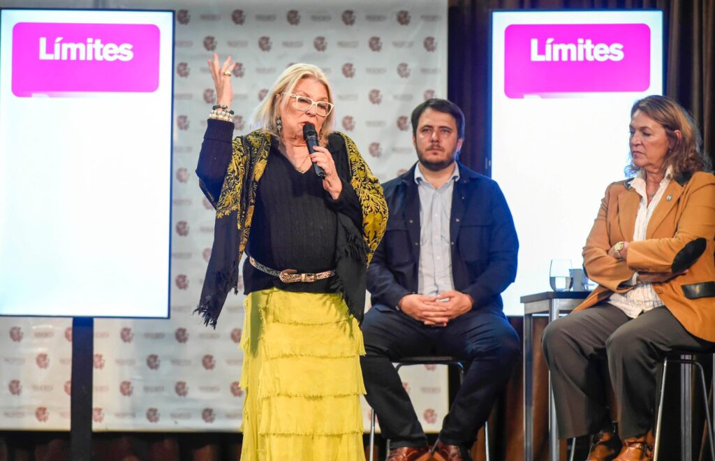 Elisa Carrió cuestionó que las listas de LLA "están llenas con lo peor del PJ".