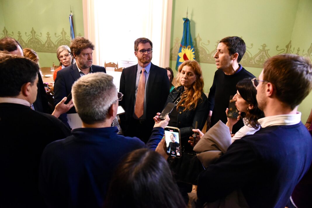 Legisladores nacionales y bonaerenses de la UCR realizaron una conferencia de prensa con la que presionaron a Axel Kicillof para que envíe el Presupuesto.