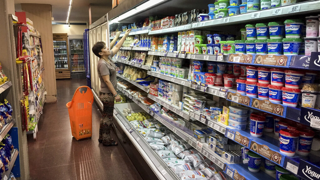 Las nuevas medidas del Gobierno incluyen desregulaciones en los artículos de la Ley de Abastecimiento, el COPREC y programas de consumo discontinuados por la administración libertaria.