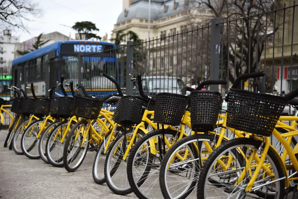 Las estaciones de bicicletas gratuitas de La Plata fueron implantadas bajo el gobierno de Garro.
