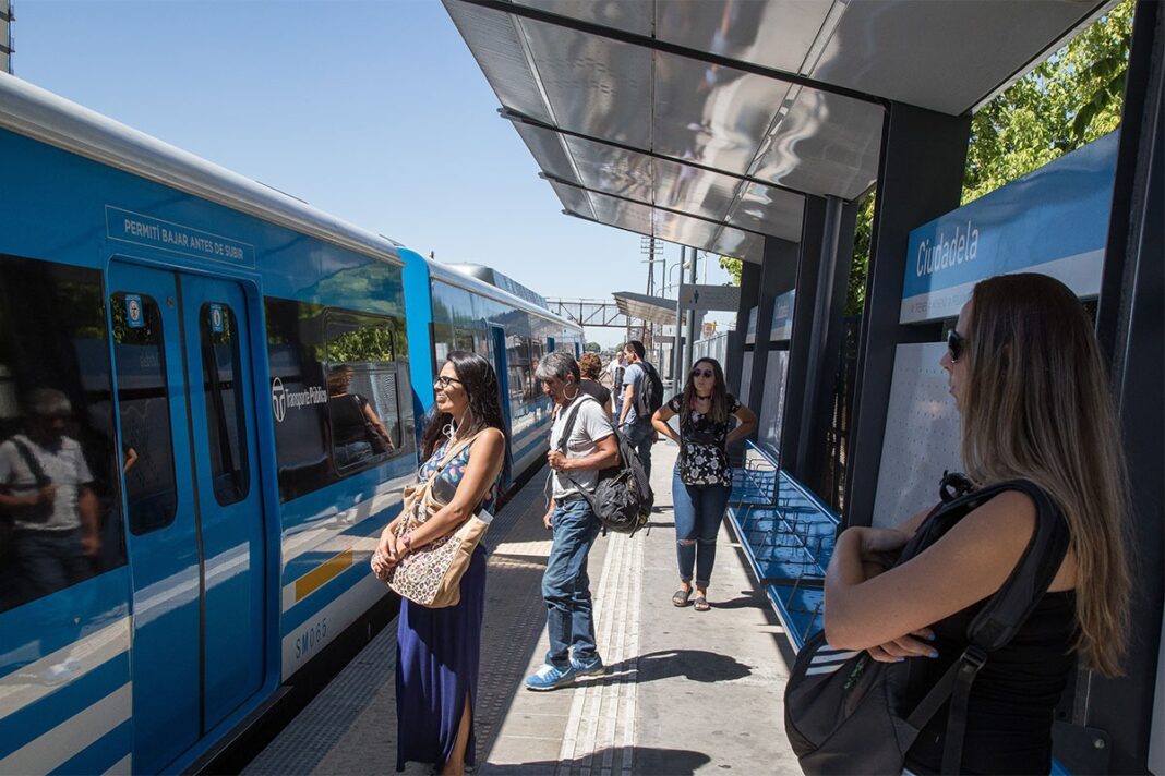 La Secretaría de Transporte dictó la conciliación obligatoria pero el gremio La Fraternidad asegura que la baja velocidad no es una medida de fuerza.