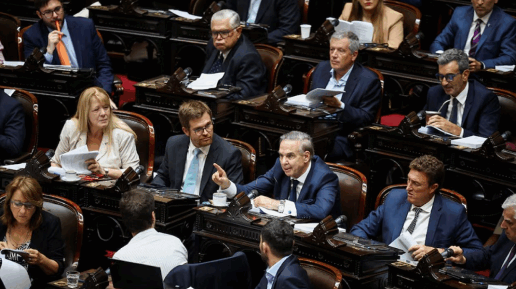 https://diputadosbsas.com.ar/milei-agradece-apoyo-financiero-trump-bessent/